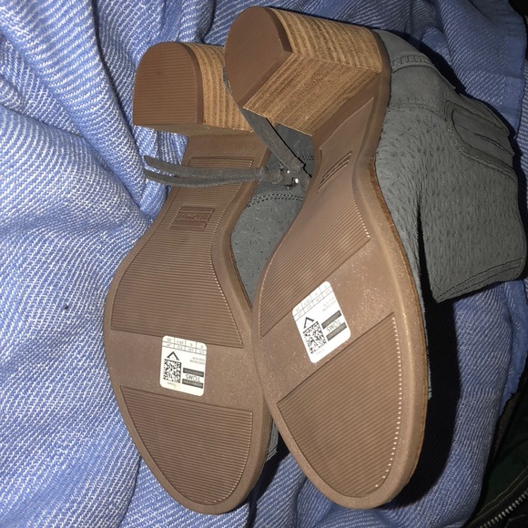 Peep toe toms booties. - Picture 5 of 11